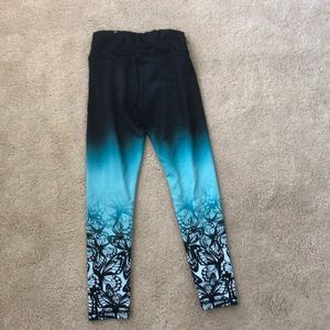 I’m selling soft and comfortable pants.